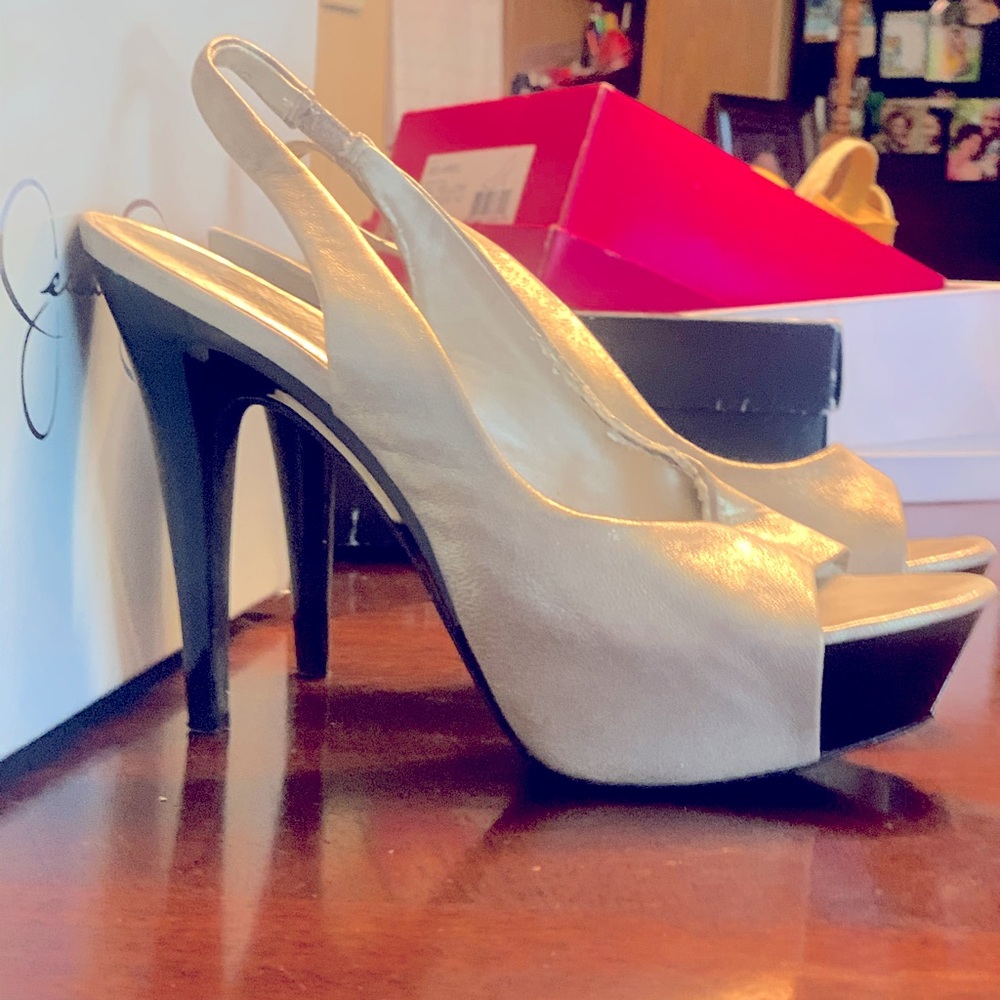 ᗯOᗰᗴᑎᔕ ᒍᗴᔕᔕIᑕᗩ ᔕIᗰᑭᔕOᑎ ᕼᗴᗴᒪᔕ